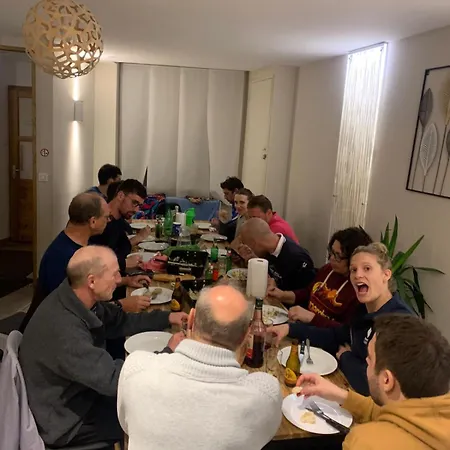 Vandrarhem La Decouverte Petit Dejeuner Offert