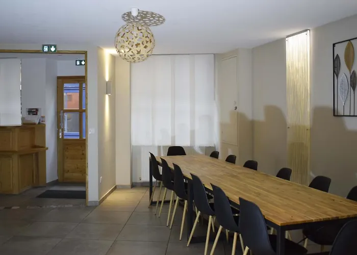 Hostel La Decouverte Petit Dejeuner Offert *